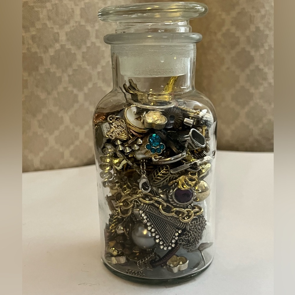 Vintage Jewelry Jar with various mixed materials for endless possibilities - Picture 7 of 7